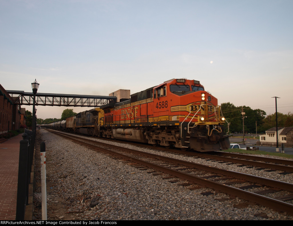 BNSF 4588